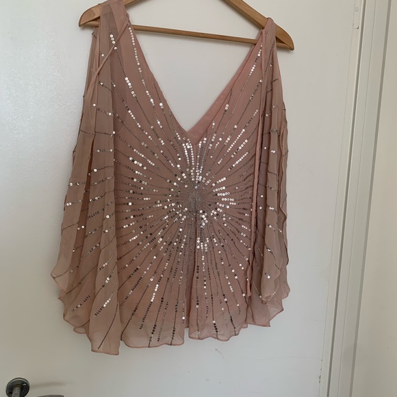 Beautiful pink sequin top - Picture 4 of 6